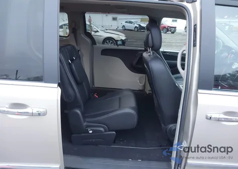 2016 Chrysler Town & Country Touring z USA, uszkodzony, nr VIN 2C4RC1BG7GR253864